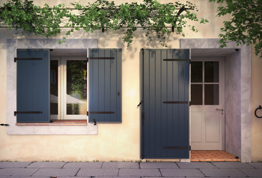 Volets en bois teinté bleu, installés devant une fenêtre et une porte.